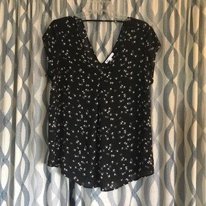 Bird print flowy front and back v-neck top